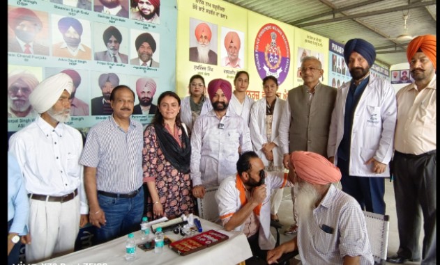 क्लब-21 पंजाब के मेडिकल कैंप में 200 लोगों के स्वास्थ्य की जांच की गई